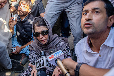 Former Chief Minister of Jammu and Kashmir and Parliamentary candidate of Peoples Democratic Party (PDP) for Rajouri-Anantnag parliamentary constituency Mehbooba Muft speaks to the media during a sit-down outside Police Station Bijbehara for the release of her party workers and voters on the polling day in Ananatnag, south of Srinagar. The 2024 Lok Sabha (lower house of Parliament) parliamentary elections mark the first major election in Jammu and Kashmir since New Delhi revoked Article 370, the region's special semi-autonomous status, and took direct control of it in 2019.
