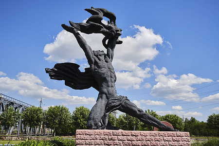 Prometheus sculpture at the Cjhernobyl nuclear power plant. After Russian troops left Chernobyl, the Ukrainian army has taken control of the site. Radiation levels rose due to earthworks in places such as the well-known Red Forest, where Russian troops dug trenches. Ukraine is not only facing an invader in Chernobyl, it must also fight an invisible enemy, radiation.
