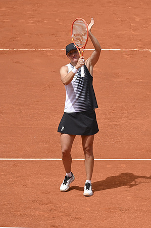 Iga Swiatek of Poland plays against Daria Snigur of Ukraine (not in view) during the Women’s Singles Second Round match at Manolo Santana Stadium on day four of the Mutua Madrid Open at La Caja Magica. Victory of Iga Swiatek 6-1, 6-2