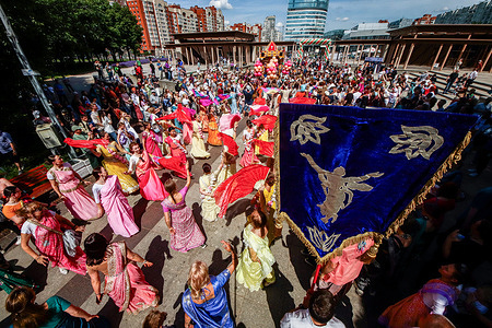Members of a dance group perform the Hare Krishna mantra during the St. Petersburg-India festival dedicated to International Yoga Day in the park of the 300th anniversary of St. Petersburg. The big festival “St. Petersburg - India” started in the park on the 300th anniversary of St. Petersburg. Its opening was timed to coincide with International Yoga Day, which is celebrated annually at the end of the first summer month. The Indian festival in the Primorsky district of St. Petersburg was organized by the Consulate General of India in St. Petersburg and the Committee for External Relations. Specialists from the Committee on Physical Culture and Sports also assisted.