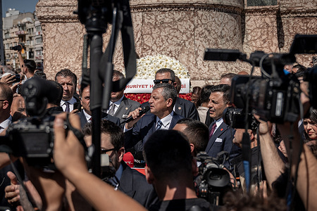 CHP General Chairman Özgür Özel speaks during the event. The Istanbul 45th Civil Court of First Instance, in a decision taken on 2nd September, annulled the Republican People's Party (CHP) Istanbul 38th Ordinary Provincial Congress which was held on 8th October 2023. Subsequently, a trustee was appointed to the Istanbul Provincial Organisation, and former CHP Deputy Chairman Gürsel Tekin, was appointed as provincial chairman by court order, replacing the current provincial chairman Özgür Çelik. The CHP laid a wreath at Taksim Square to mark the 102nd anniversary of its founding. CHP General Chairman Özgür Özel and the dismissed CHP Istanbul Provincial Chairman Özgür Çelik attended the event, where it was stated that the fight against the trustee would continue.