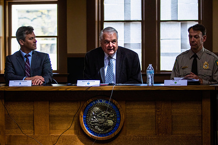 Governor Steve Sisolak (C) speaks with fire officials. Governor Steve Sisolak meets with local, state, federal, and private industries to discuss the upcoming 2022 wildfire season.