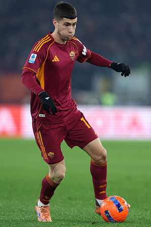 Matias Soule of A.S. Roma seen in action during the Serie A Enilive 2025-2026 football match between AS Roma and Genoa CFC at Olympic Stadium. Final scores; AS Roma 3-1 Genoa CFC.