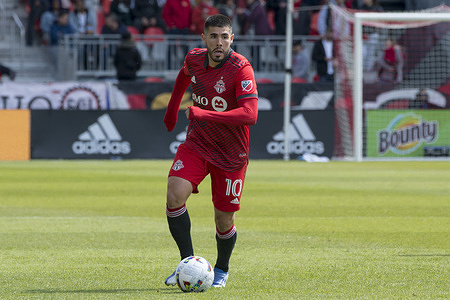 Alejandro Pozuelo (10) in action during the MLS game between Toronto FC and FC Cincinnati at BMO Field. (Final score; Toronto FC 1:2 FC Cincinnati)