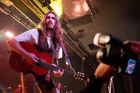 The singer Carlos Ares performs during her performance festival INVERFEST at the Circo Price on January 14, 2026, in Madrid, Spain