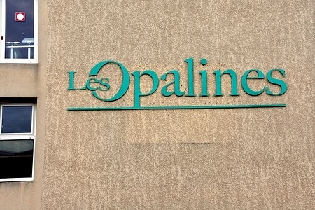 Les Opalines, retirement home logo seen in Marseille.
A new campaign of tests carried out in the retirement home "Les Opalines" in Arles revealed 38 cases of Covid-19, including 21 residents as well as 17 employees. One resident is reported dead.