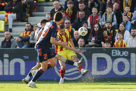 Marcel Pieczek of Korona Kielce (R) seen in action during Polish League PKO BP Ekstraklasa 2025/2026 football match between Korona Kielce and Bruk-Bet Termalica Nieciecza at Exbud Arena. Final score; Korona Kielce 2:1 Bruk-Bet Termalica Nieciecza.