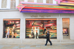 Louis Vuitton Bond Street Window Shopping