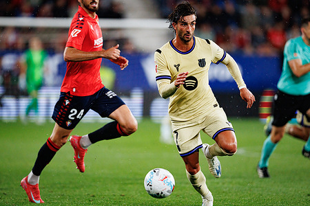 Ferran Torres (FC Barcelona) seen in action during the LaLiga EA SPORTS game between CA Osasuna and FC Barcelona at El Sadar stadium. Final scores; CA Osasuna 1-2 FC Barcelona.