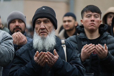 Believers seen during the festive prayers for the celebration of Eid al-Fitr at the Cathedral Mosque. Muslims are celebrating Eid al-Fitr (Uraza Bayram), the day marking the end of the holy month of Ramadan. Festive services traditionally began at dawn in mosques. According to preliminary data, more than 300,000 believers celebrated Eid al-Fitr in the city. The holiday marks the end of the 29-day fast and symbolizes spiritual cleansing, mercy, and gratitude. After prayer, believers return home for a festive break of the fast with their families.