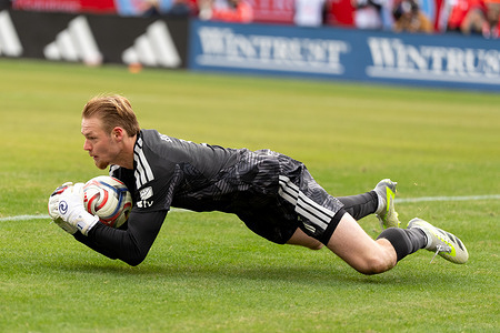 Chicago Fire Goalkeeper Chris Brady (1) in action during the Chicago Fire vs CF Montréal match at Soldier Field. Final Score: Chicago Fire 3:0 CF Montréal
