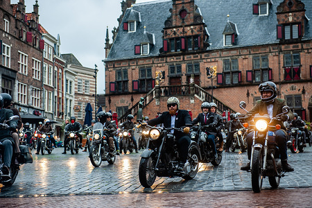 A group of motorcycle riders are seen leaving the center of the city.

The Distinguished Gentleman’s Ride unites classic and vintage style motorcycle riders all over the world to raise funds and awareness for prostate cancer research and men’s mental health. The DGR raises funds for The Movember Foundation, which is also the leading global charity changing the face of men’s health, to improve the lives of men through prostate cancer research and men’s mental health initiatives. In Nijmegen more than two hundred motorcycle riders gathered at the center of the city and they raised around 30.000€.