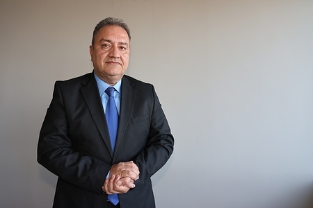 Prof. Dr. Dilshad Mustafa is seen at Sezai Karakoc Culture Center. Prof. Dr. Dilshad Mustafa, a faculty member at the Department of Film at Sulaimani University in Iraq's Federal Kurdistan Region, participated in the 11th Amed International Theatre Festival organized by the Metropolitan Municipality of Diyarbakir, Turkey, and the Amed City Theatre. Mustafa participated as a speaker in a panel on "Performing Theatre under War Conditions".