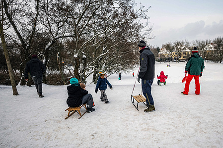 Children wait at the top of the hill before sledging down. Varsovians took advantage of the snowy weather and spent an early January Saturday sledging on a hill in the Zoliborz district of Warsaw on the 10th January 2026. Poland is experiencing more extreme cold snaps than 2025 as an Arctic front moves through Europe.