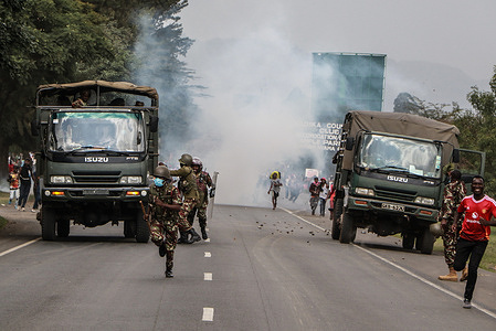 Police retreat to their vehicles after dealing with a stone-throwing mob during the Saba Saba demonstrations. Saba Saba Day (7/7) is commemorated annually on July 7 to mark the 1990 pro-democracy protests that demanded an end to one party rule under President Daniel Arap Moi and a return to multi-party democracy. This year’s commemorations come amidst growing public outcry over extrajudicial killings, enforced disappearances and a crackdown on dissent. In the protest today, seven people have been reported dead.