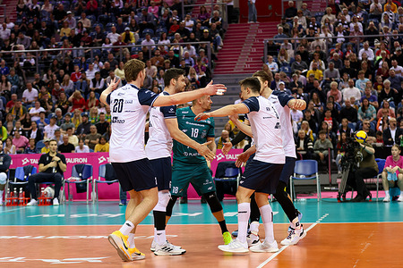 Players of Projekt Warszawa celebrate after winning a point during the Polish Volleyball Cup Semifinal match between Projekt Warszawa and Aluron CMC Warta at Tauron Arena. Final Score; Projekt Warszawa 0:3 (18:25, 21:25, 19:25) Aluron CMC Warta.