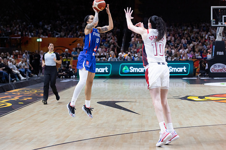 Gabby Williams (L) of France and Breanna Stewart (R) of USA seen in action during the final of the 2026 FIBA Women’s World Cup between France and USA at Berlin Arena. Final score: USA 97 – 79 France.