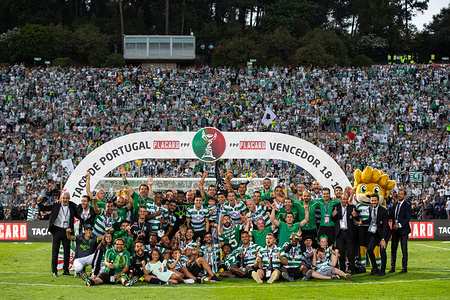 Sporting CP players celebrate with trophy after winning the Cup of Portugal Placard 2018/2019, Final - football match between Sporting CP vs FC Porto.
(Final score: Sporting CP 2 - 2 (5-4 penalties) FC Porto)