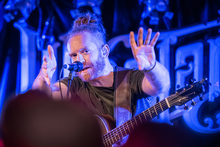 Newton Faulkner, celebrating 10 years since the release of his "Hand Built by Robots" album performs in Whelan's on Wexford Street.