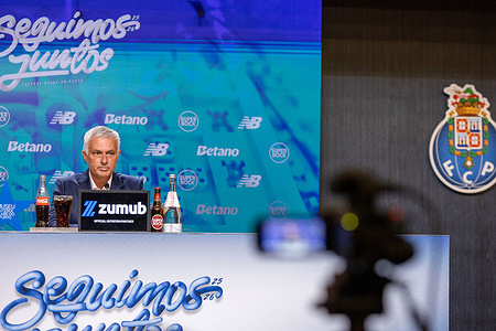 José Mourinho attends a press conference after the draw against FC Porto on his return to the dragon Stadium after signing with SL Benfica.