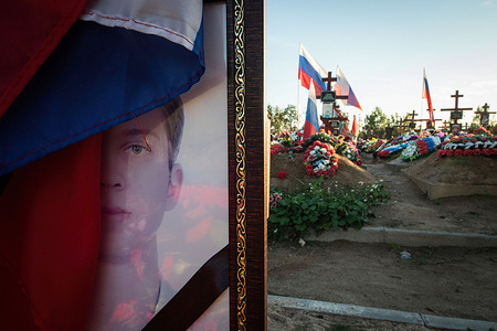 The graves of those killed during a special military operation (SVO) in Ukraine, at the military site of the Southern Cemetery, located on the southern outskirts of St. Petersburg. The Southern Cemetery in St. Petersburg is located on the southern border of the city in the Moskovsky district. Before the Second World War, the village of Veneryazi was located on the site of the cemetery. The cemetery was opened in 1971 and is the largest in St. Petersburg and one of the largest in Europe. At the moment, according to cemetery workers, there are more than 6 million burials in the Southern Cemetery.