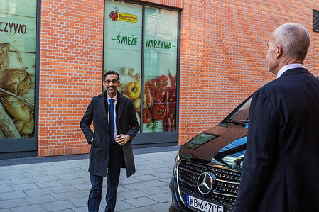 Google CEO Sundar Pichai arrives at the Google Startup campus before he meets with Polish Prime Minister Donald Tusk. Alphabet and Google CEO Sundar Pichai welcomes Polish Prime Minister Donald Tusk to the company's Startups Campus. During a press conference, Tusk and Pichai announced the signing of a memorandum on cooperation in the field of artificial intelligence in sectors such as energy and cybersecurity. Donald Tusk believes this memorandum will enable greater investment opportunities for Google within Poland which will benefit national security. Pichai emphasized that this cooperation could contribute to an 8% growth in Poland’s GDP and highlighted Poland’s strategic role as Google’s largest engineering hub in Europe, employing over 2,000 people. The signatories of the letter are the Polish Development Fund (PFR), the National Cloud Operator (OChK) and Google Cloud.