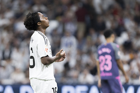 Endrick Felipe Moreira de Sousa, known as Endrick of Real Madrid seen in action during the La Liga 2024/25 match between Real Madrid and Espanyol at Santiago Bernabeu Stadium. Final score; Real Madrid 4-1 Espanyol.