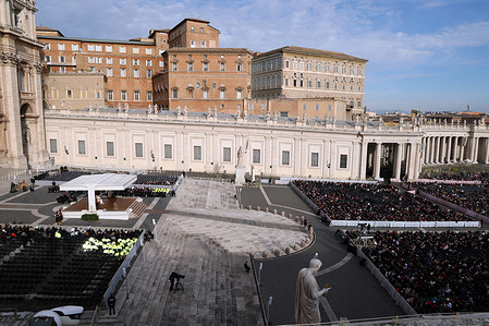 General view of the square. Pope Leo XIV attends the final Jubilee audience in St. Peter's Square. Pope emphasizes that many powerful figures fail to listen to the cry of creation and that the earth's wealth is "increasingly concentrated, unjustly," in the hands of a few, adding that "there are not only those who steal, but above all those who generate".