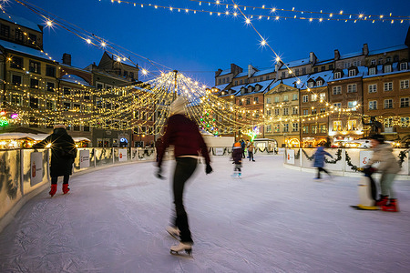 Varsovians skate around the rink. Varsovians take advantage of a break in the cold and spend a mid-January afternoon on the 15th January 2026 ice-skating outside the Palace of Culture and Science, and in the market square of Warsaw's old town. Poland has been experiencing more extreme cold snaps than in 2025 as an Arctic front moves through Europe.