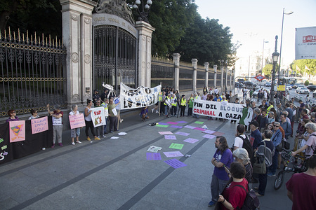 Activists hold placards and banners in front of the General Headquarters of the Spanish Army during the protest.
General Headquarters of the Spanish Army in Madrid against the International Defence and Security Exhibition (Feria Internacional de Defensa y Seguridad in spanish) in Madrid (FEINDEF).