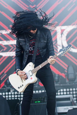 Todd Kerns of Toque performs at Rock'n Thunder in the Exhibition Grounds Racetrack.