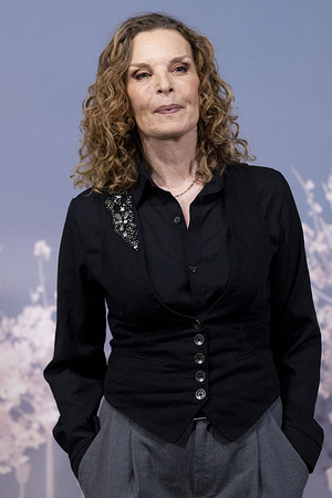 Isabelle Renauld attends the 'Siempre Es Invierno' Photocall.