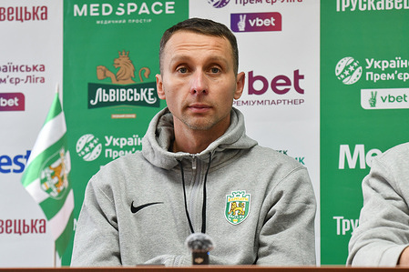 Vladyslav Lupashko head coach of FC Karpaty seen during a press conference before the Ukrainian Premier League match between FC Karpaty Lviv and FC Rukh Lvivi at Ukraina Stadium. Final score; FC Karpaty Lviv 0:0 FC Rukh Lvivi