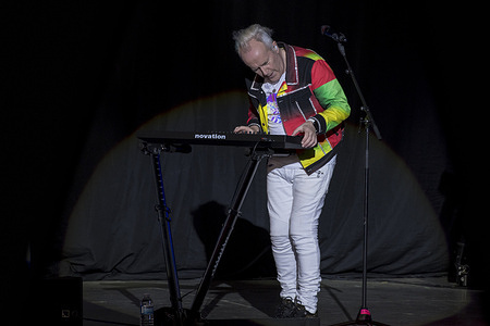 British musician, singer and songwriter Howard Jones, performs at Budweiser Stage.
