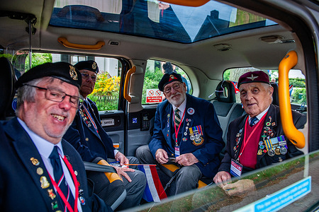 A group of veterans seen posing for the media. Just like in previous years, Canadian and English WWII veterans were leading the Liberation parade. With this parade, the country pays tribute to all those who gave their lives during WWII and to international military cooperation. The city is especially connected to the remembrance days here on 4 and 5 May as the capitulation which ended World War II in the Netherlands was signed in the city.