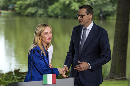 Giorgia Meloni and Mateusz Morawiecki shake hands after the press conference at the Royal Lazienki Park. Giorgia Meloni, the Prime Minister of Italy visited Poland. A meeting of the Prime Ministers of Poland and Italy was held in the Royal Lazienki Park in Warsaw. Mateusz Morawiecki and Giorgia Meloni discussed issues in the field of bilateral relations, economy, European policy, security and the EU's migration policy.