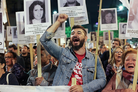 A relatives of the disappeared in the military dictatorship of the 70s seen shouting slogans during the protest about truth and justice.

This Thursday the Uruguayan people claim truth and justice about the events that occurred during the military dictatorship in Uruguay in the 70s, and demanded "never again state terrorism".