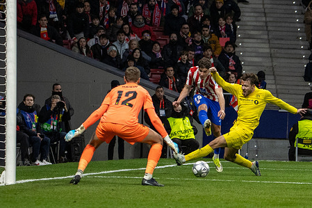 Julian Alvarez of Atletico Madrid seen in action during the UEFA champions league match between Atletico Madrid and FK bodø/glimt at the Metropolitano stadium. Final score Atletico Madrid 1 : 2 Fk bodø/glimt