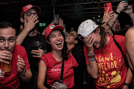 Brazilians in Ireland are watching and reacting to the voting results. A large number of Brazilian voters watched and celebrate as Lula wins the Presidential election in Brazil. Luiz Inacio Lula da Silva defeated Jair Bolsonaro with 50.9% of the votes.