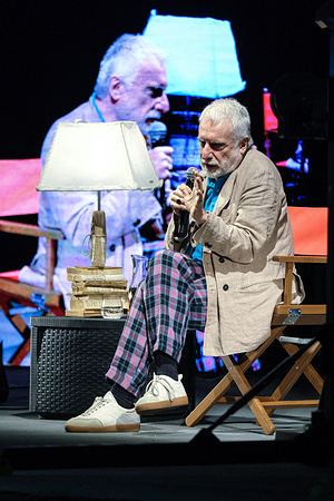 Paolo Crepet seen during his tour “Il reato di pensare” (The Crime of Thinking) at Teatro Verde in Termoli. The psychiatrist and writer brought to the stage a reflection on the value of free thought, education, and the courage to go against the tide.