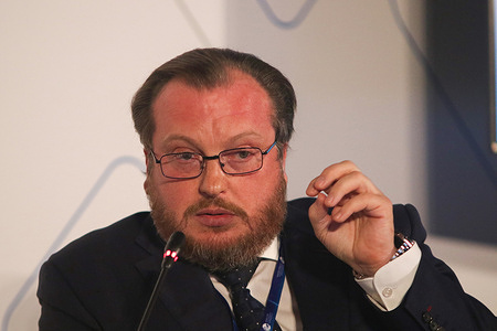 Ruslan Dreval, an expert in Healthcare and Industry-Specific Medicine and the Director of the Centre of Social Economics attends a session on Opportunities prediction in an extremely uncertain context (B2B, B2G sector) in the framework of the St. Petersburg International Gas Forum 2022 (SPIGF 2022). St. Petersburg International Gas Forum (SPIGF) is the top 5 biggest convention and exhibition project that aims to outline strategies and plans for further development of the oil and gas industry. This year, SPIGF has 700 speakers from 20 countries who will host more than 80 events. This year is their 11th run of SPIGF, which started in 2011.