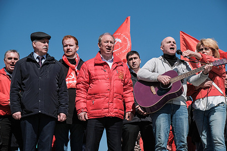 First Secretary of the Moscow City Committee of the Communist Party Valery Rashkin (M) are singing the Anthem of the International with other Communisis members
Day of International Workers' Solidarity 1 May. Meeting of the Communist Party deputies with supporters in the Novopushkinsky square.