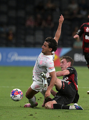 Daniel Arzani (L) of Melbourne City FC and Jacob Farrell (R) of Western Sydney Wanderers FC seen in action during the 2025/26 Isuzu Ute A-League Men Round 16 match between Western Sydney Wanderers FC and Melbourne City FC held at the Commbank Stadium. Final score; Western Sydney Wanderers 1:1 Melbourne City FC.