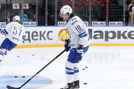 Maxime Comtois (10) of Dynamo Hockey Club seen in action during the Hockey match, Kontinental Hockey League 2025/2026 between SKA Saint Petersburg and Dynamo Moscow at the Ice Sports Palace. (Final score; SKA Saint Petersburg 1:2 Dynamo Moscow).