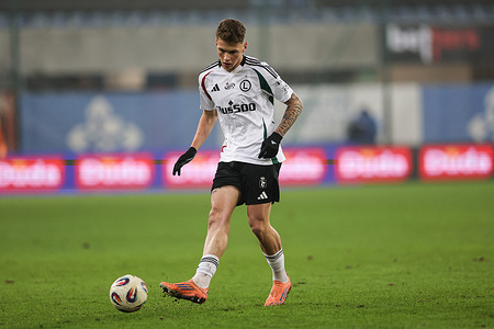 Henrique Arreiol of Legia Warszawa seen in action during Polish League PKO BP Ekstraklasa 2025/2026 football match between Piast Gliwice and Legia Warszawa at Municipal Stadium (Gliwice). Final score Piast Gliwice 2 : 0 Legia Warszawa.