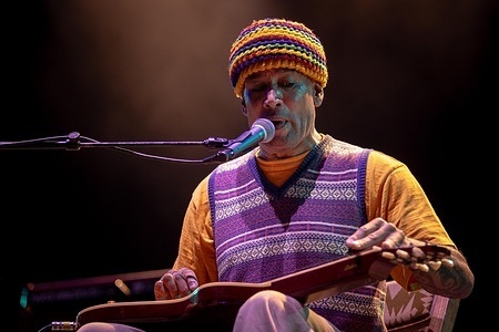 American singer‑songwriter Ben Harper performs during the fourth day of the Vilar de Mouros Festival.