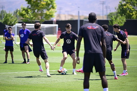 Max Arfsten (18) of the United States Men's National Team is seen during the US team training ahead of the team's FIFA World Cup 2026 Group D match against Australia at SoFi Stadium.