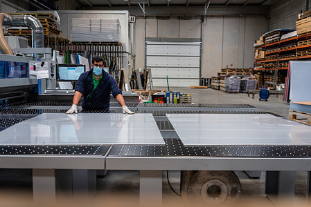 A worker preparing a methacrylate to be taken to some small producers at the company.
Polimer Tecnic based in Girona is one of the main industry that provides methacrylate plastic protection screen. Because of the Coronavirus crisis, the company has increased per 5 the production of this material.