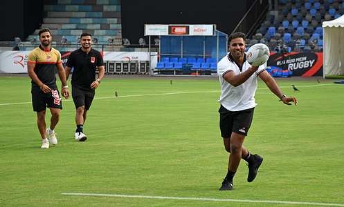 Rugby players demonstrate moves for the media after the press conference of Rugby Premier League (RPL) in Mumbai. Rugby Premier League (RPL) is a professional Rugby sevens league organized by Rugby India featuring six teams Bengaluru Bravehearts, Chennai Bulls, Delhi Redz, Hyderabad Heroes, Kalinga Black Tigers and Mumbai Dreamers. The tournament will be played from 15th June till 29th June 2025 in Mumbai.