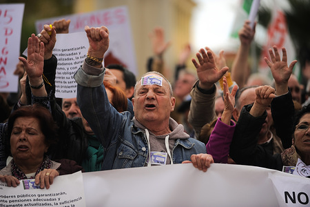 Pensioners seen chanting slogans during the demonstration.
Thousands of pensioners took to the street of Malaga to demand the Spanish government to rise of their pensions in accordance with the consumer price index (CPI), and against the decision of the government to increase the pensions only by 0,25%.